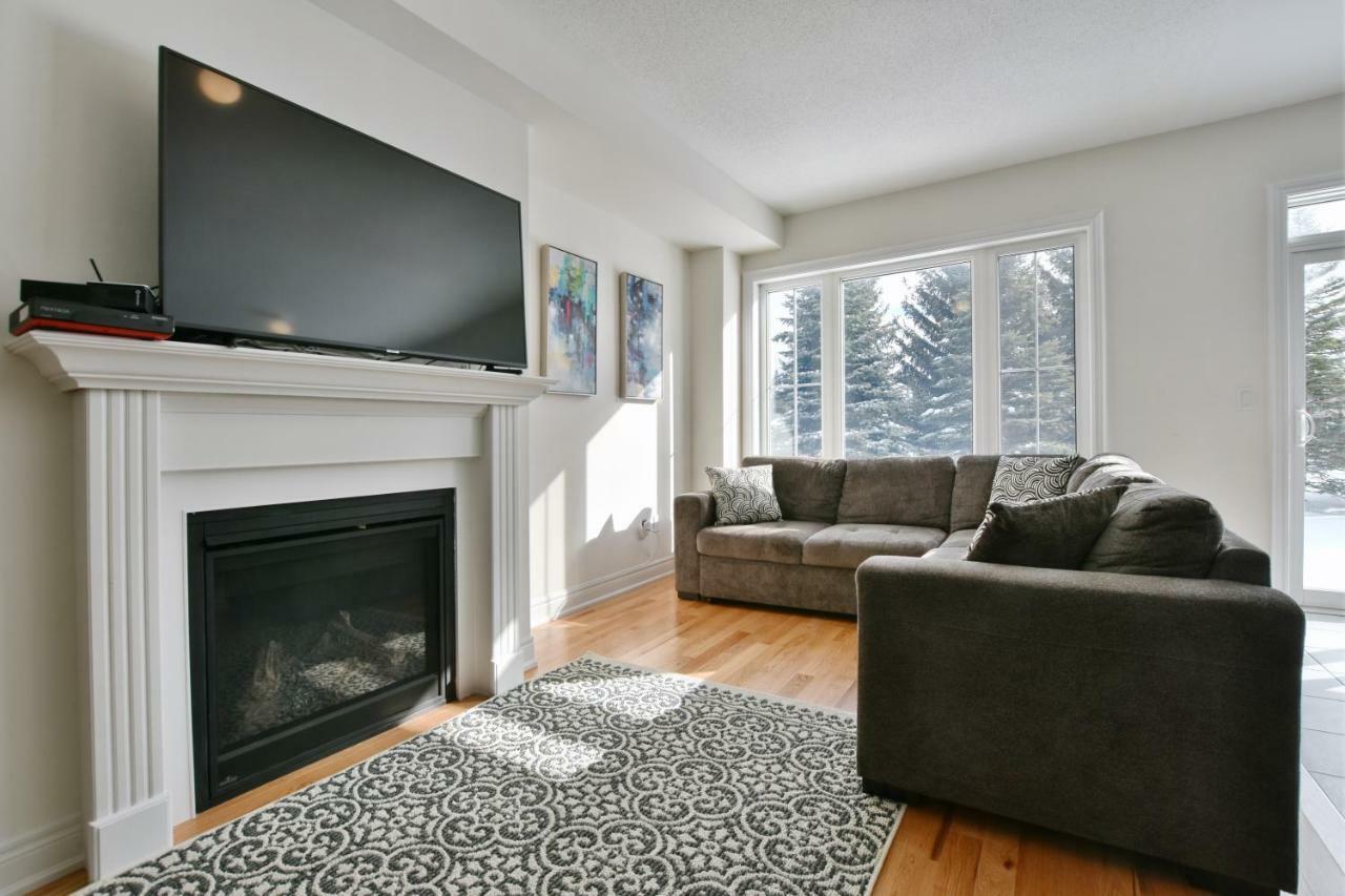 New Blue Mountain Village Snowbridge Executive Townhome Sleeps 10 With Outdoor Pool And Shuttle Nottawa Exteriör bild