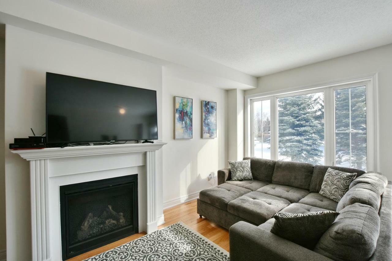New Blue Mountain Village Snowbridge Executive Townhome Sleeps 10 With Outdoor Pool And Shuttle Nottawa Exteriör bild