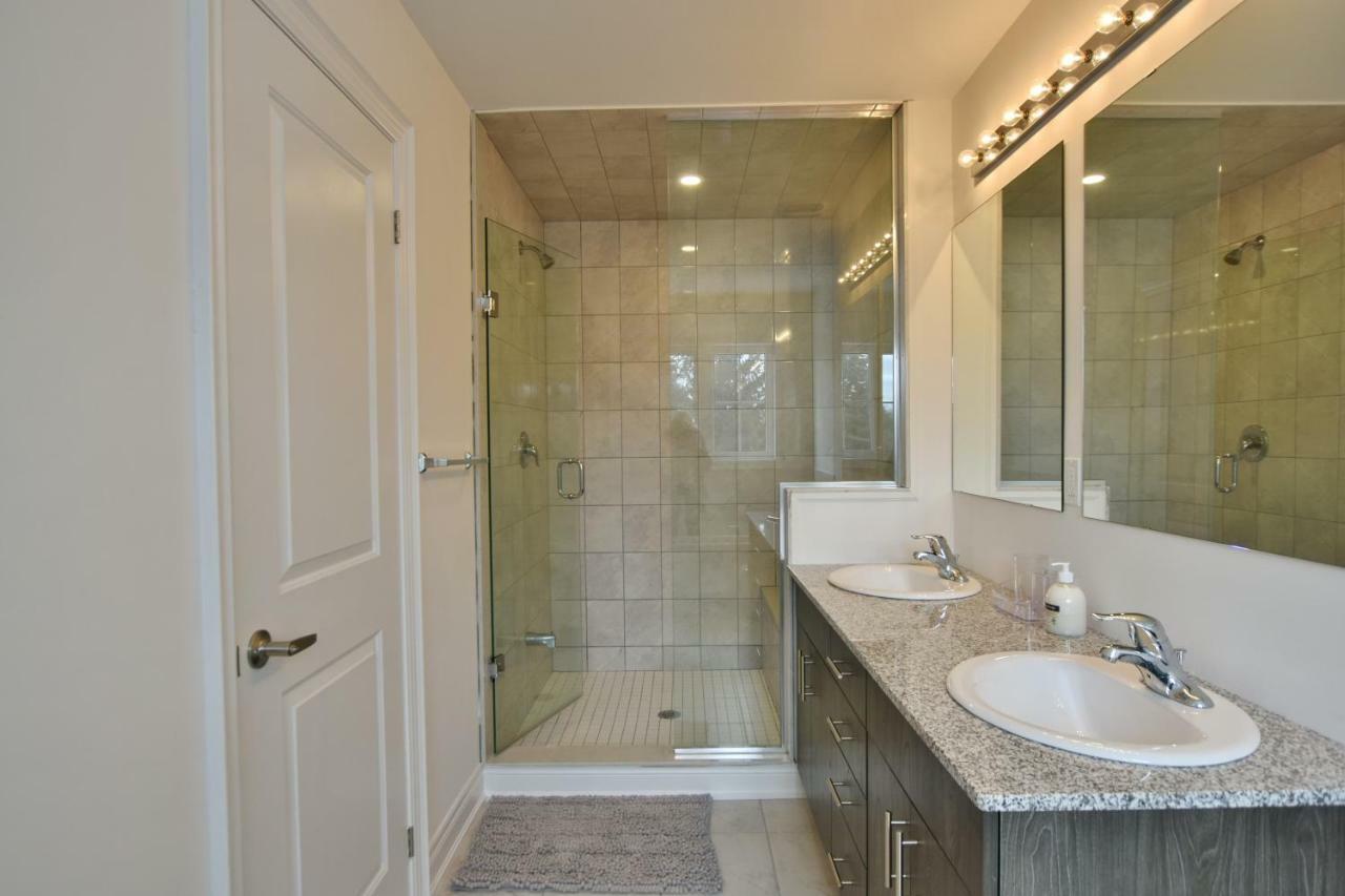New Blue Mountain Village Snowbridge Executive Townhome Sleeps 10 With Outdoor Pool And Shuttle Nottawa Exteriör bild