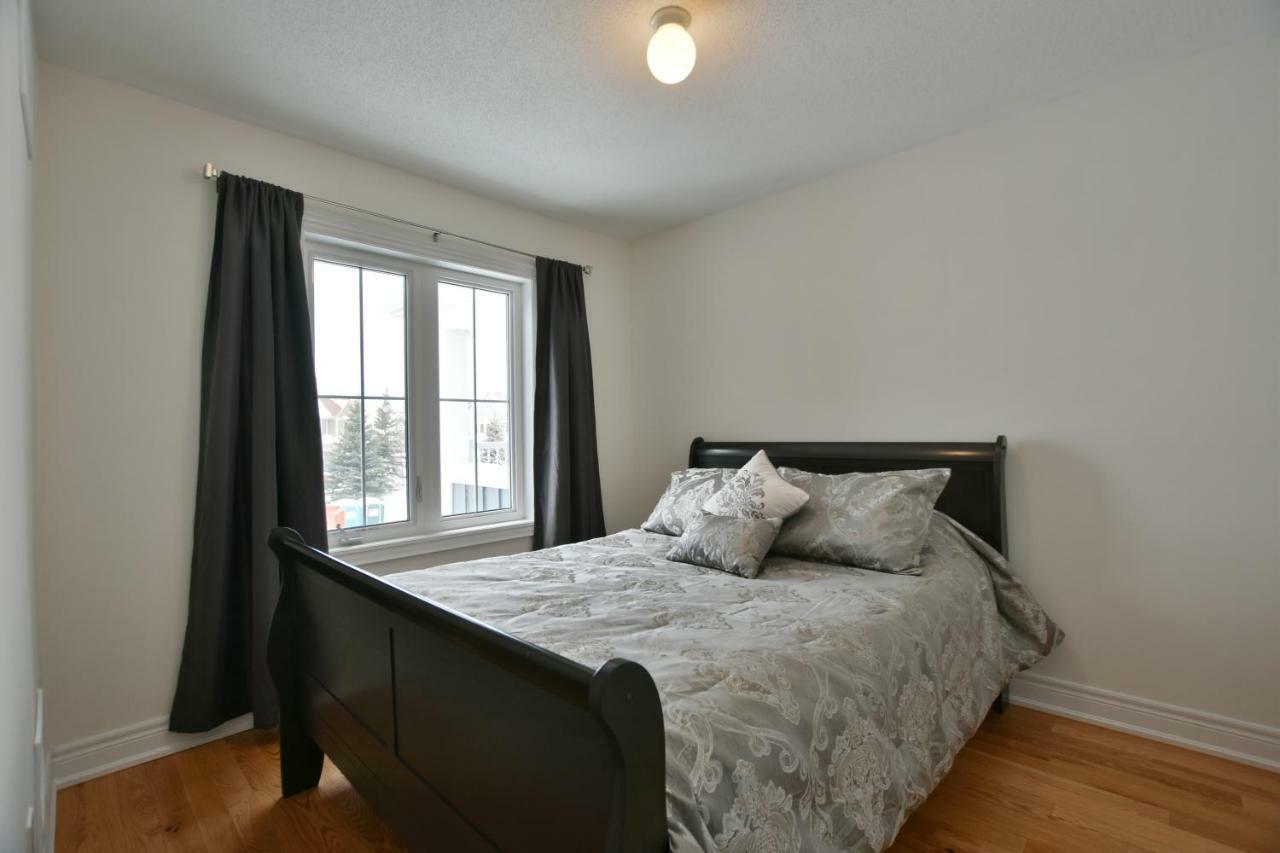 New Blue Mountain Village Snowbridge Executive Townhome Sleeps 10 With Outdoor Pool And Shuttle Nottawa Exteriör bild