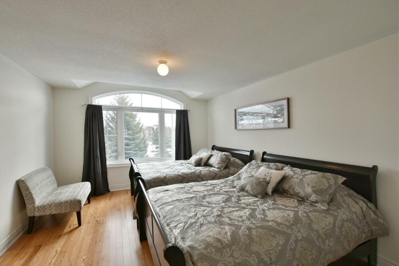 New Blue Mountain Village Snowbridge Executive Townhome Sleeps 10 With Outdoor Pool And Shuttle Nottawa Exteriör bild